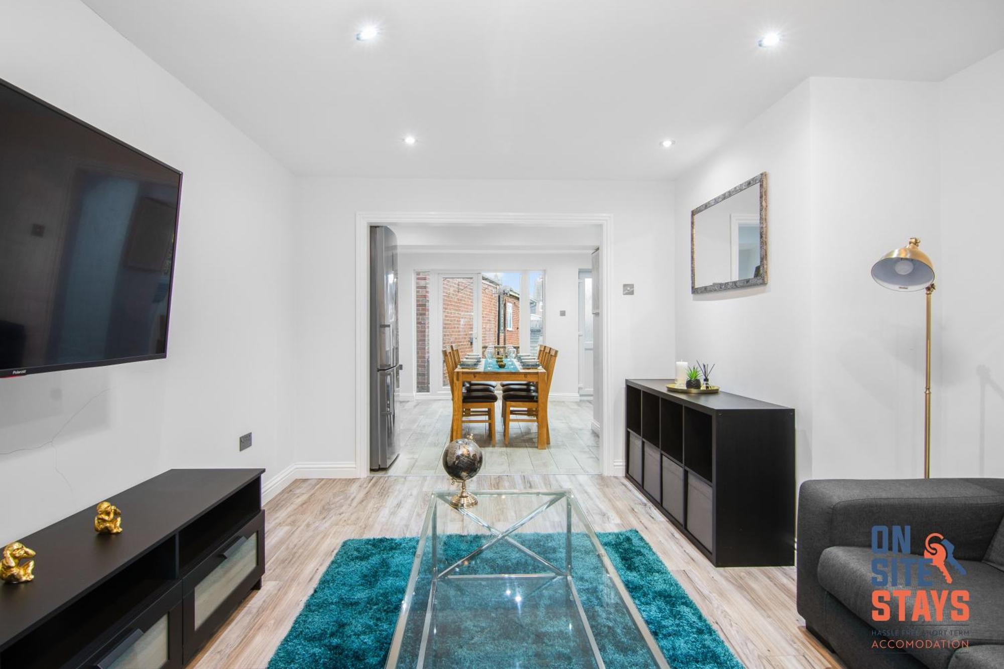 Onsitestays - Spacious 3 Bed House With Garden, Wifi & 4 Plus Parking Gravesend Exterior photo